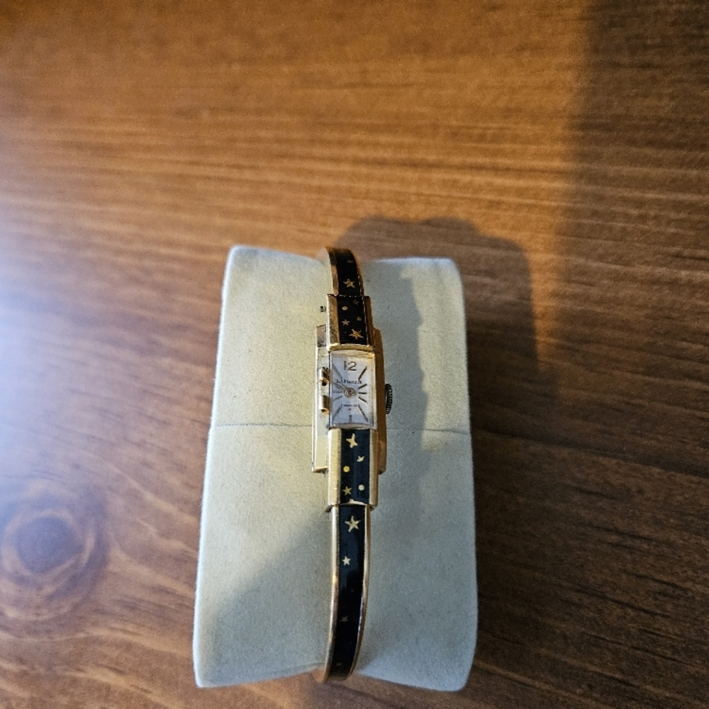 Rare La Marque Incabloc Swiss Manual Wind Star Design Cuff Watch